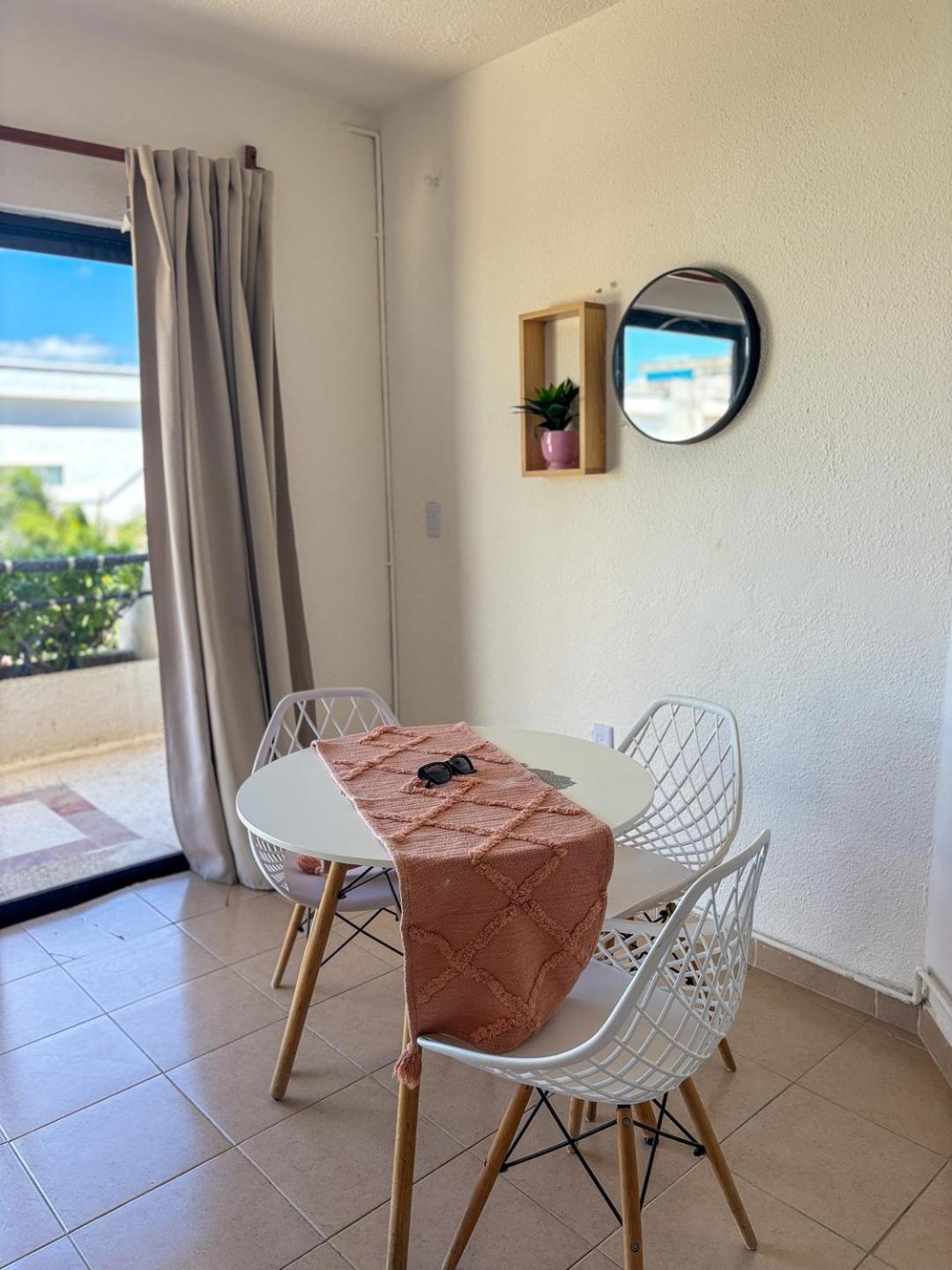 1br In Marlin, Access And Pools Apartment